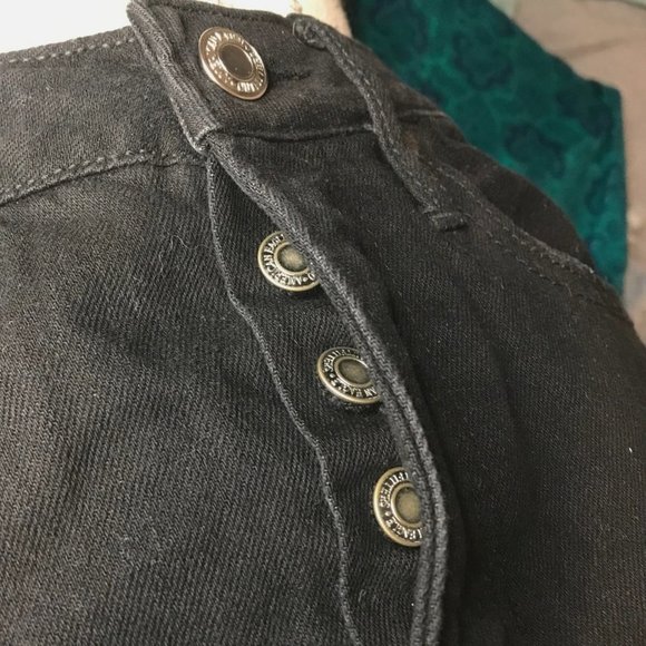 American Eagle Sz 2 Black Denim Button Closure School Casual Mini Skirt - Picture 8 of 8